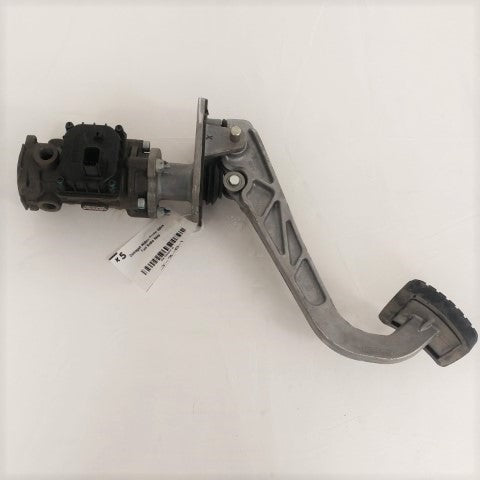 Damaged Wabco Stroke Valve Foot Brake Assy - P/N: A12-28393-000 (6640161488982)