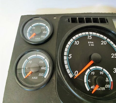 Damaged Freightliner Cascadia P3 Instrument Cluster--Metric--P/N  A06-94186-040 (4187459125334)