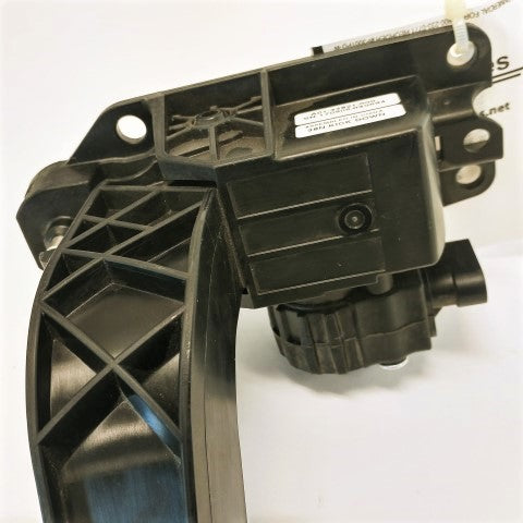 Freightliner Accelerator/Throttle Pedal - P/N: A01-33821-000 (4268426625110)
