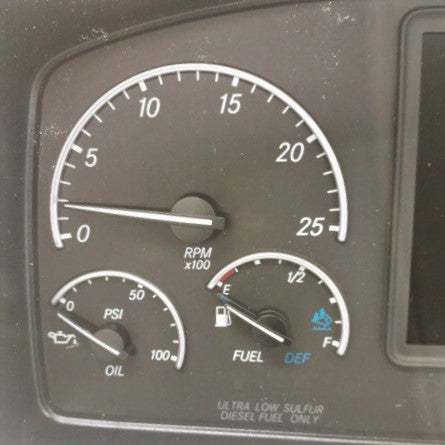 Damaged Freightliner 6-Gauge Instrument Cluster-km/h - P/N: A22-75412-010, 110 (4378350026838)
