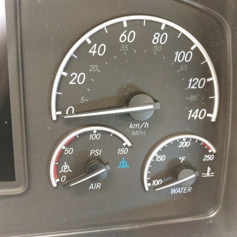 Damaged Freightliner 6-Gauge Instrument Cluster-km/h - P/N: A22-75412-010, 110 (4378350026838)