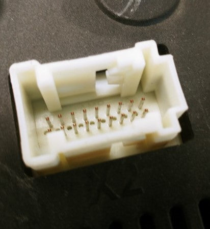 Freightliner 6-Gauge Instrument Cluster-km/h (Damaged)--P/N  A22-75412-010, 110 (4378350026838)