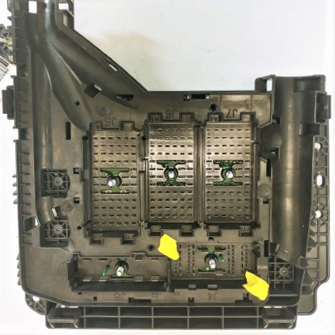 Freightliner Power Distribution Module VPDM. Fuse Panel P/N: A06-90283-000 (4508157050966)