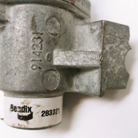 Damaged Bendix Double Check Air Valve - P/N  283321 (4428226723926)