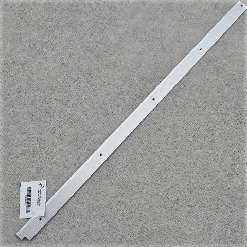 Freightliner Floor Covering Molding - P/N: 18-68135-001 (4990533337174)