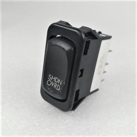 Used Freightliner Shutdown, Override Rocker Switch - P/N  A06-30769-015 (4993504215126)