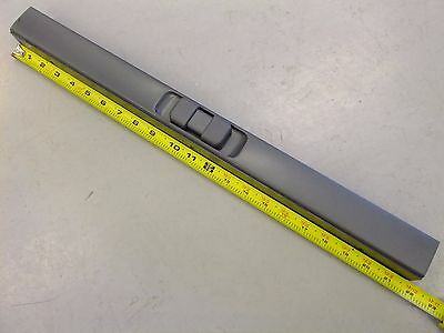 Freightliner 21.75 Inch Latch - Vertical Pinch 4 Inch - P/N: A18-30526-002 (3939752902742)