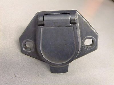 Heavy Duty Metal Body 2-Pole Socket (4023556440150)