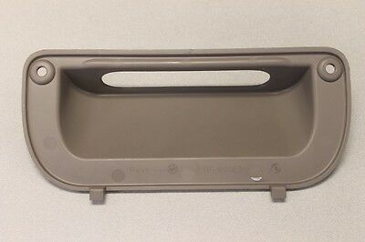 Freightliner Trim-Cover, Bag Handle - B Pillar - P/N: 18-60163-000 (3939536961622)