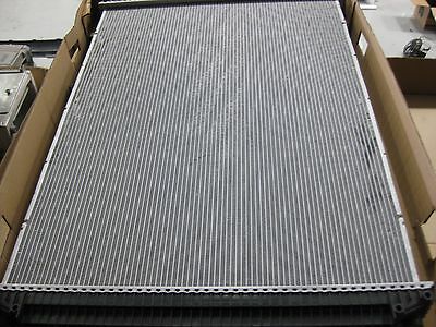 Freightliner Radiator - Century/Columbia Series - P/N: BTH U3692001, U3692-100 (4023574102102)