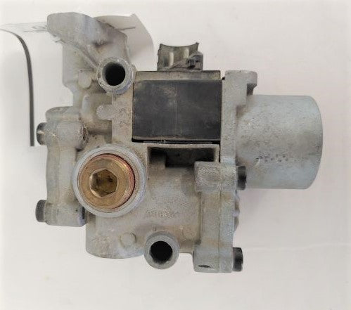 Damaged Wabco Modulator Valve - P/N: 472 195 078 0 (6633746956374)