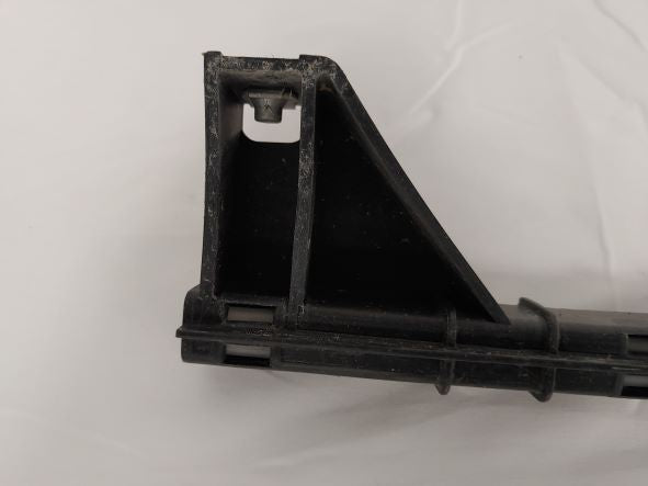 Damaged RH Forward Window Glass Run Channel Guide - P/N: 16915360 (6633860071510)