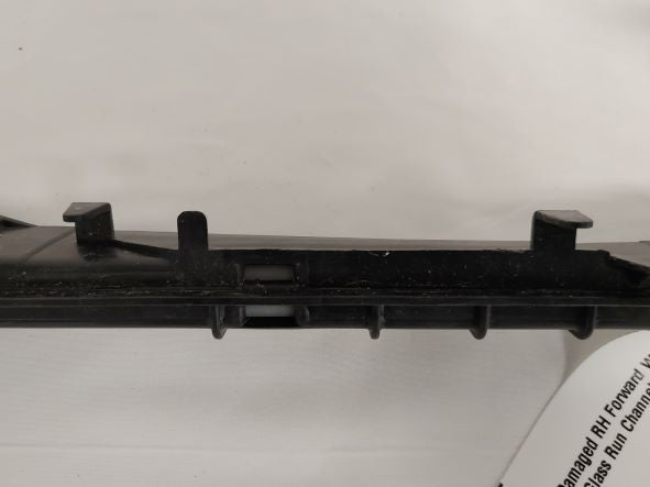 Used Freightliner Cascadia RH Window Run Channel - P/N: 16915360 (3939501736022)