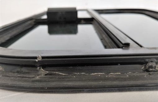 Damaged Freightliner LH Side Sliding Window - P/N: A18-30275-004 (6656688554070)