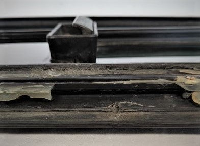 Damaged Freightliner LH Side Sliding Window - P/N: A18-30275-004 (6656688554070)