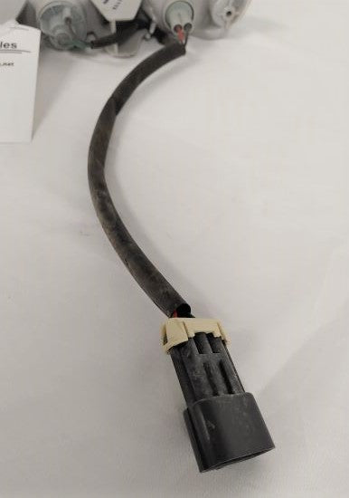 Used Freightliner Right Hand Side Turn Signal - P/N TYC 121533B02, A06-79248-003 (6700645548118)