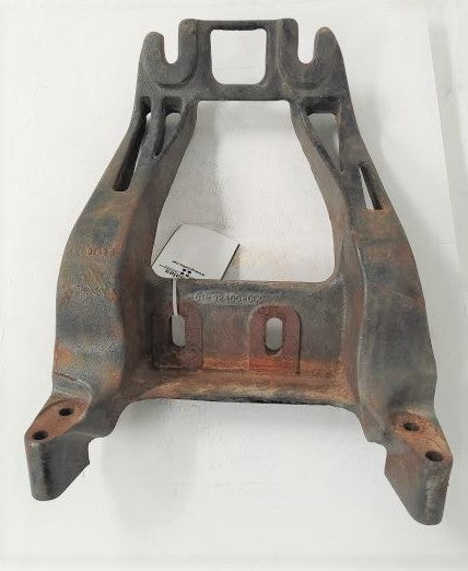 Used Freightliner Front Engine Support Bracket - P/N 01-32400-000 (6722293366870)