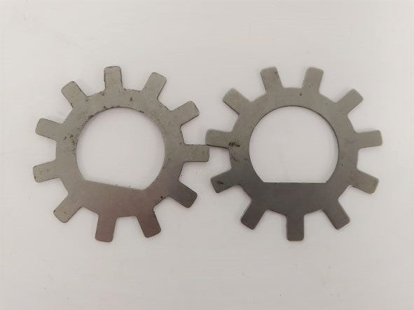 Used *Set of 8* 1 ½"  Flat Front Axle Nut Locks (6740108574806)