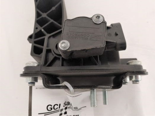 Western Star Dual Analog Accelerator Pedal - P/N: A01-33220-000