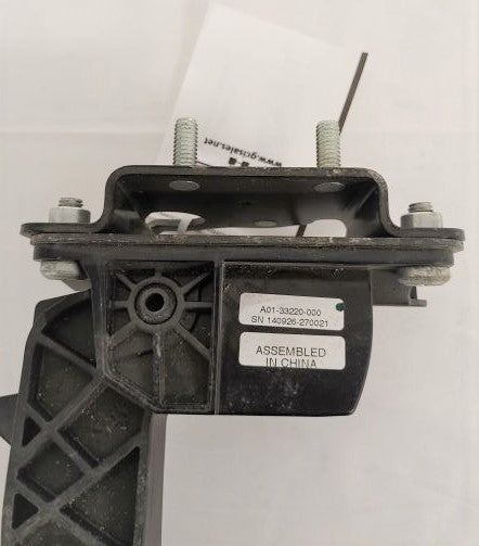 Western Star Dual Analog Accelerator Pedal - P/N: A01-33220-000, 01-34090-000 (6742905225302)