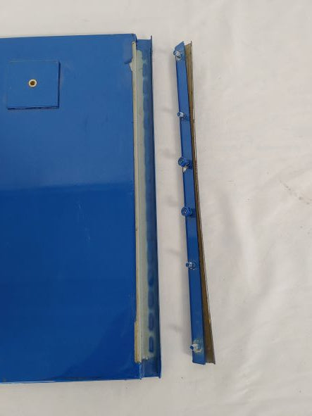 Damaged Hinge Western Star LH Sleeper Baggage Door- P/N  A18-73498-000 (6780962177110)