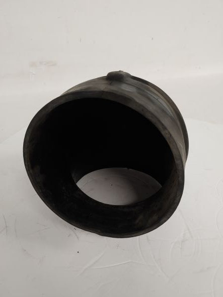 Used Freightliner 90° Air Induction Elbow Pipe - P/N: GRR RL690SR (6785455685718)