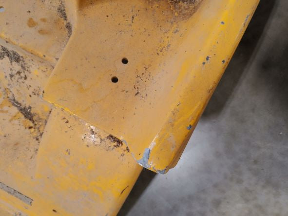 Used Freightliner LH Front SA Quarter Fender w/ Ext. - 17-19697-008 (6785939963990)