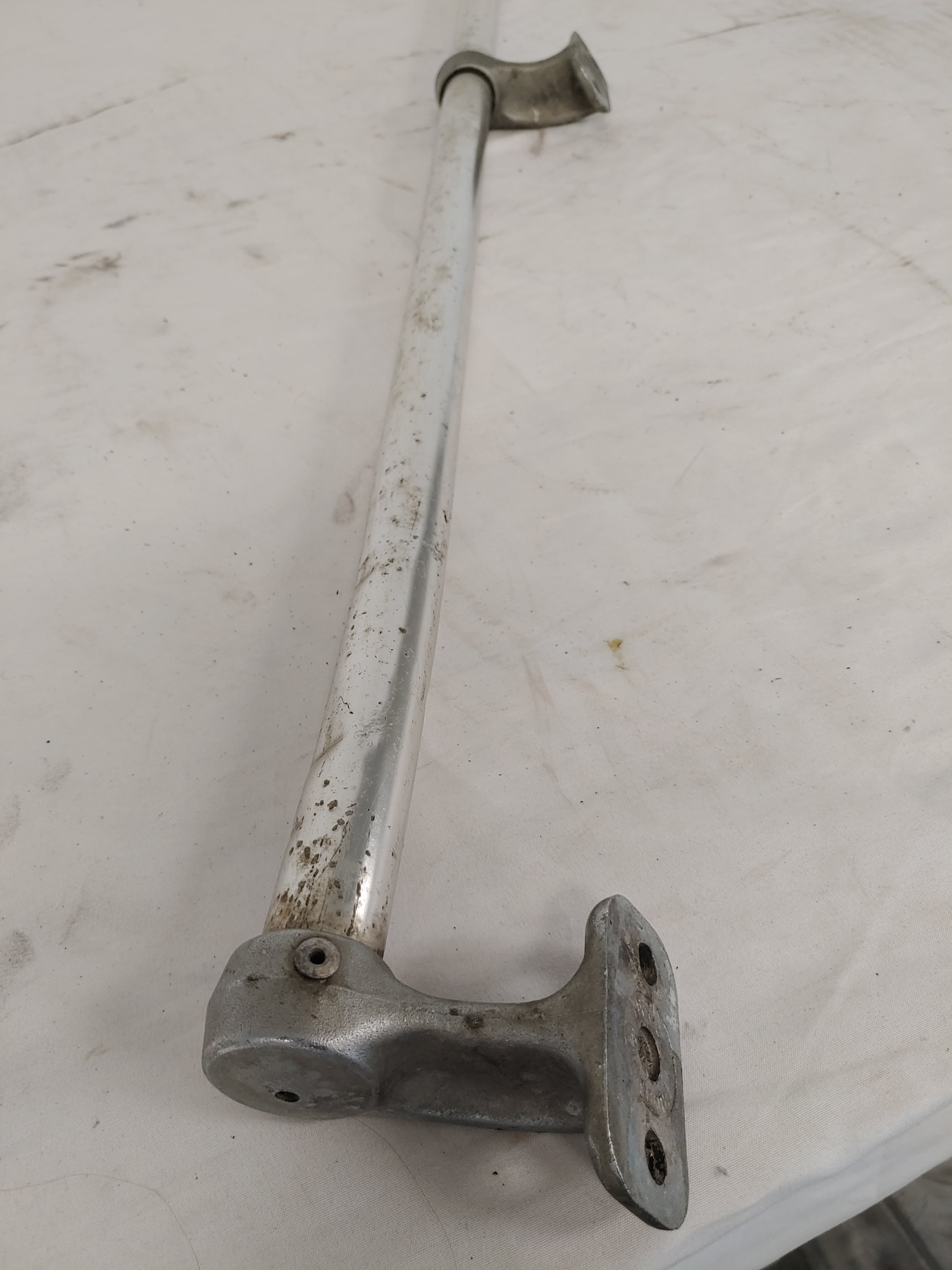 Damaged Freightliner FLD 25 Inch Grab Handle (6788545740886)