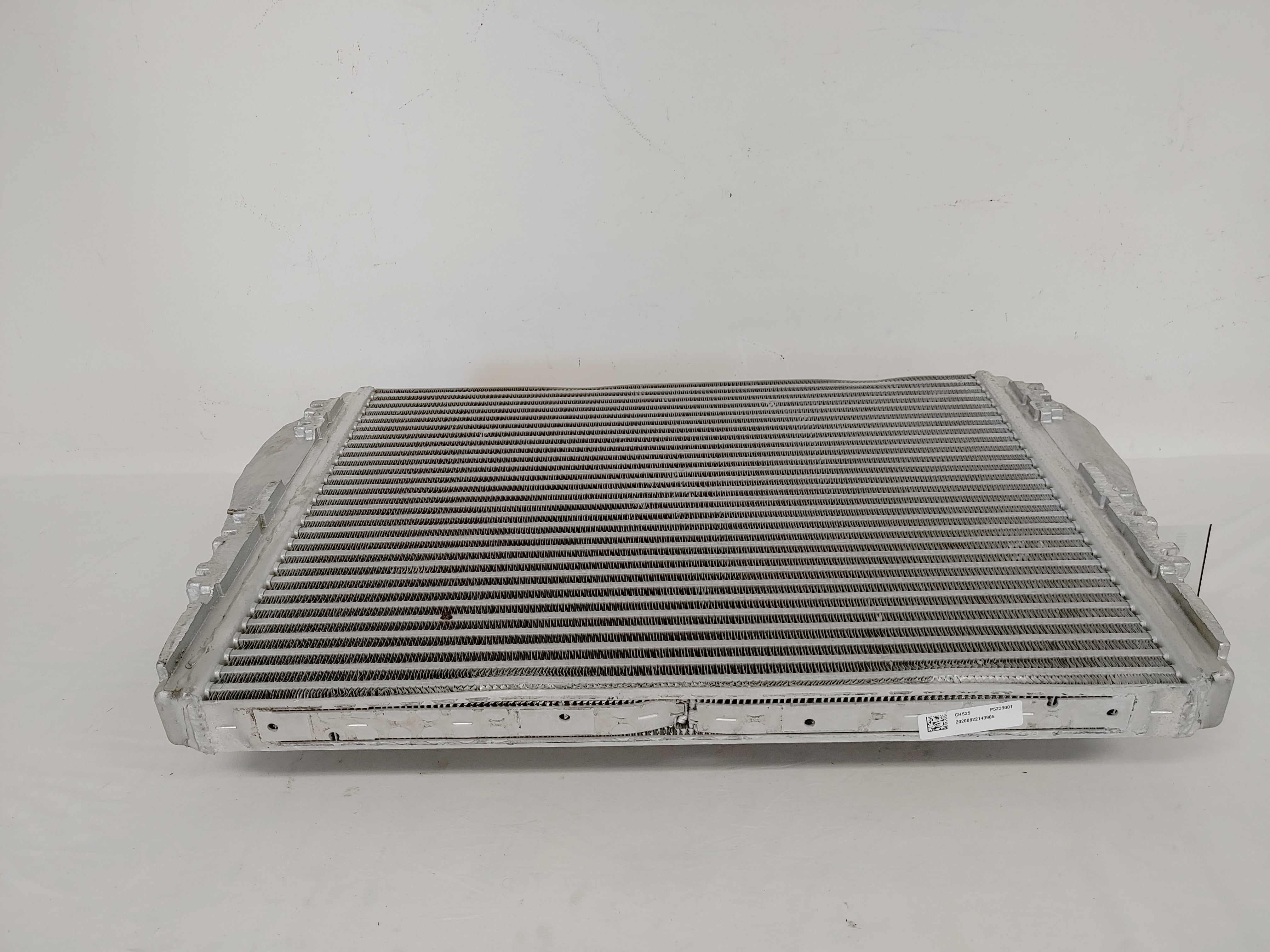 Damaged Behr 28 ¾" x 21 ½" Charge Air Cooler - P/N  01-33030-000 (8126255563068)