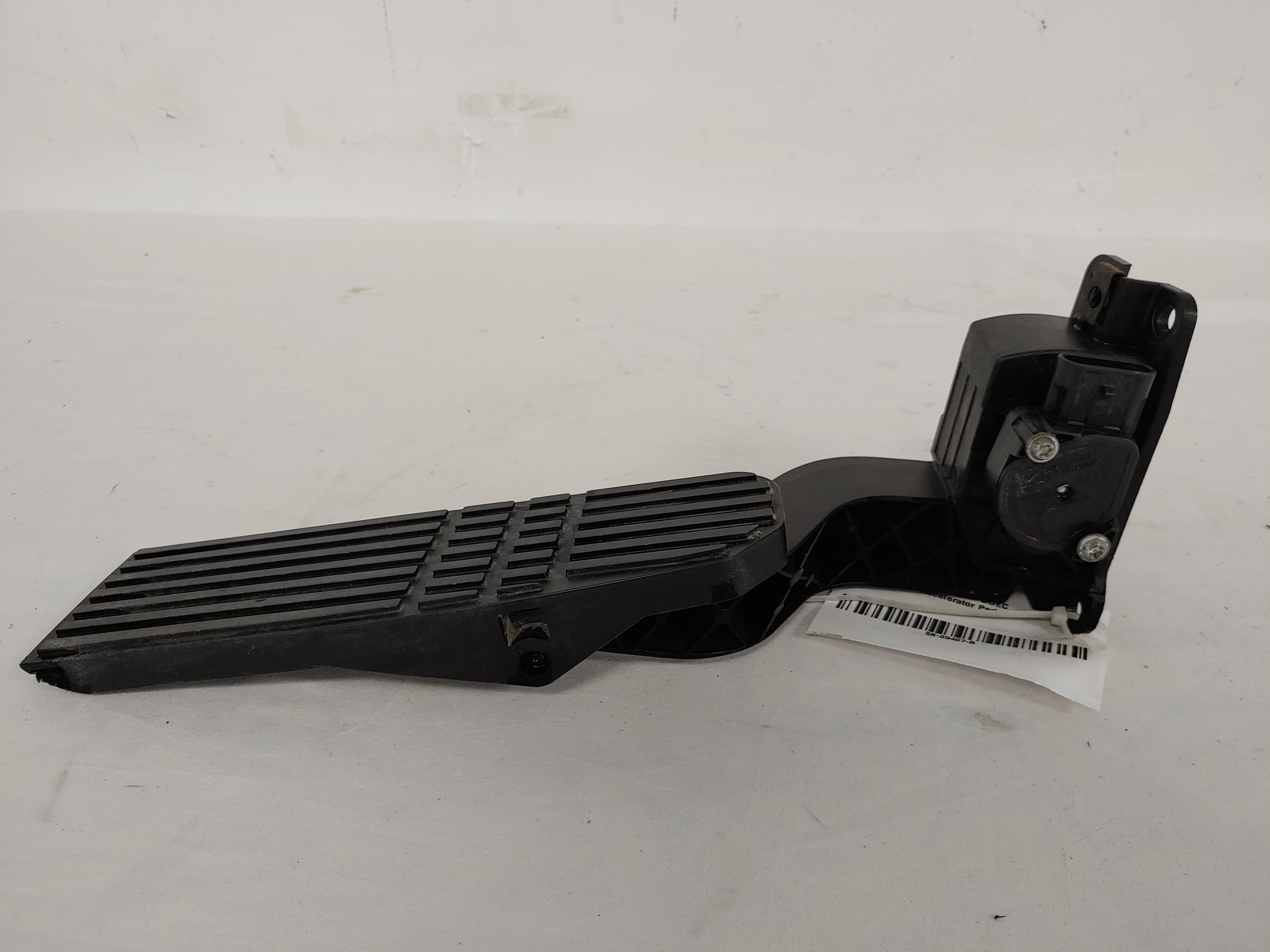 Freightliner DDEC Accelerator Pedal - P/N: A01-32622-000 (8229085610300)