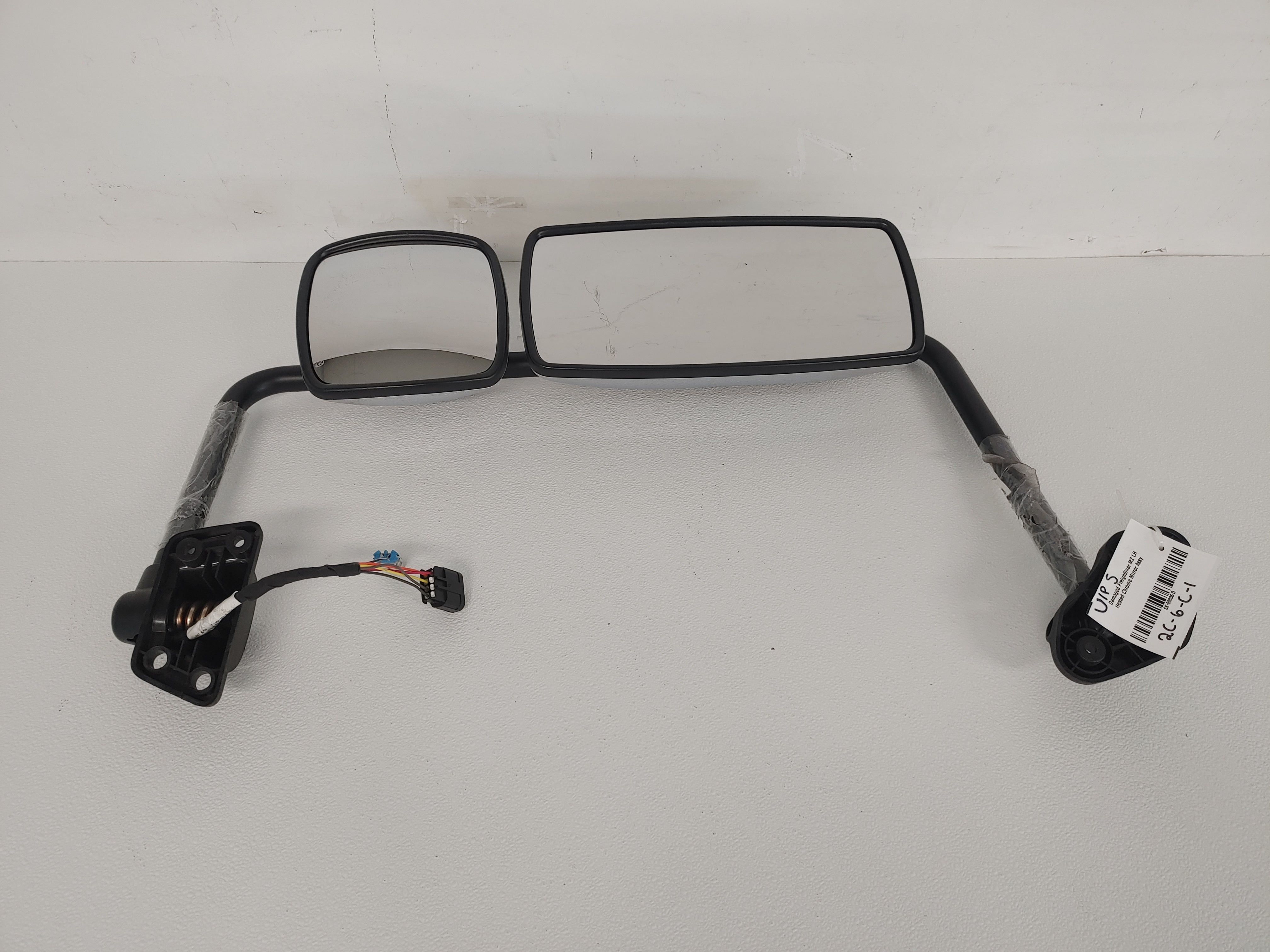 Damaged Freightliner M2 LH Heated Chrome Mirror Assy - P/N: A22-74243-048 (6754695938134)