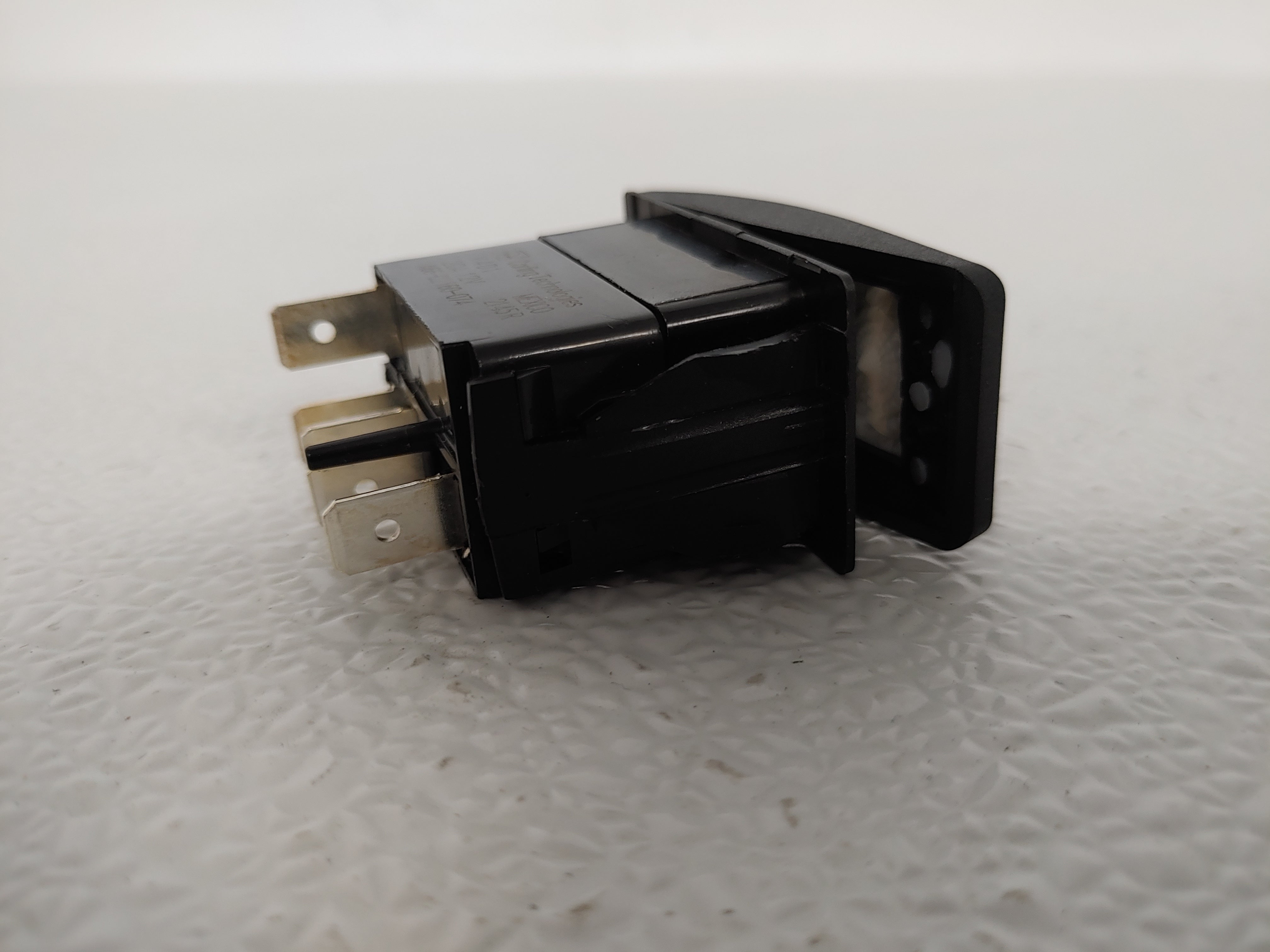 Western Star Optional Switch 3 Rocker Switch - P/N A66-02160-074 Western Star Optional Switch 3 Rocker Switch - P/N A66-02160-074