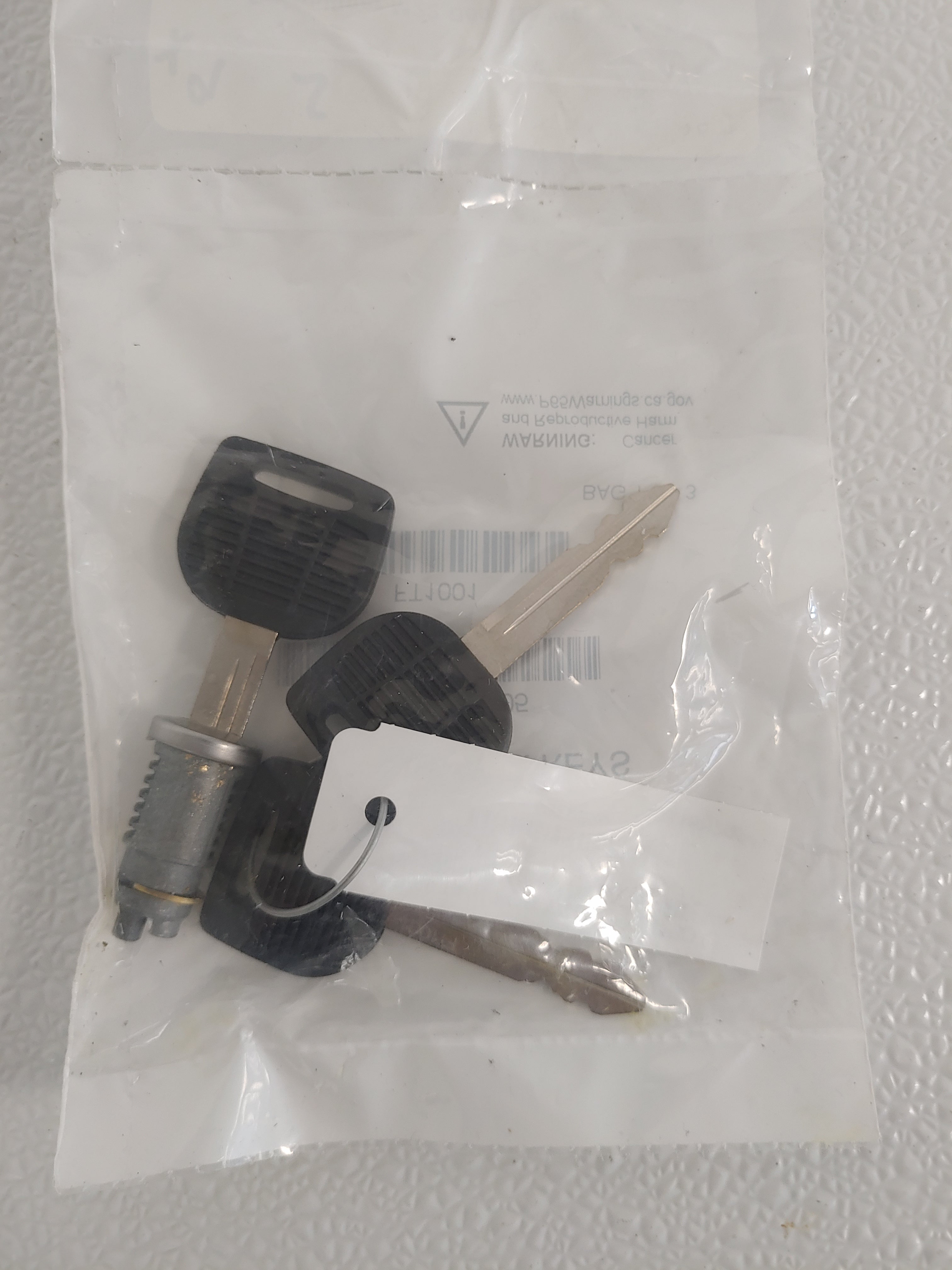 Freightliner M22 Door Lockset w/ 2 Keys - P/N: W22-00071-005 (6813478322262)