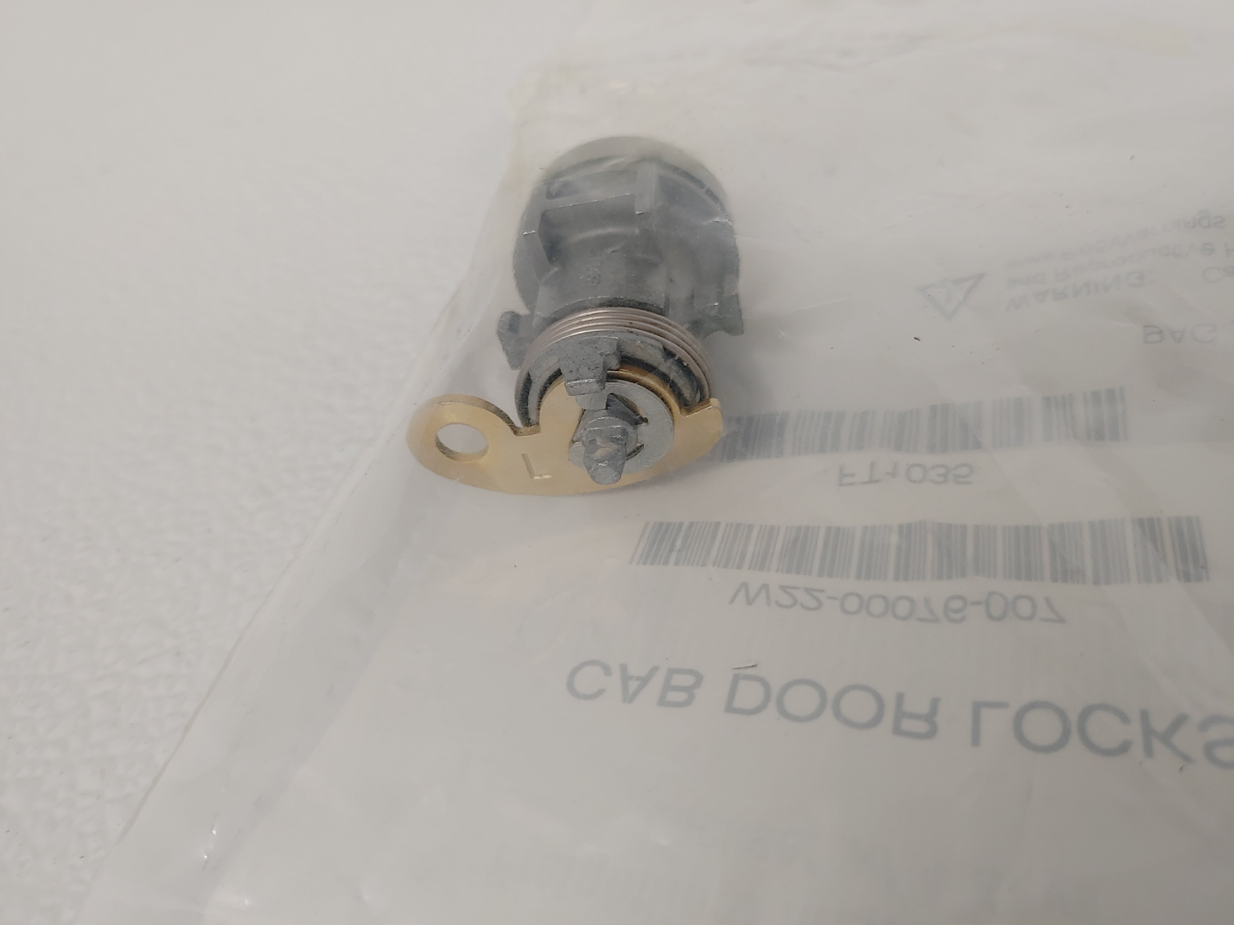 Freightliner M2/P3 1001-1500 Lockset w/ 4 Keys - P/N: W22-00076-007 (6813475471446)