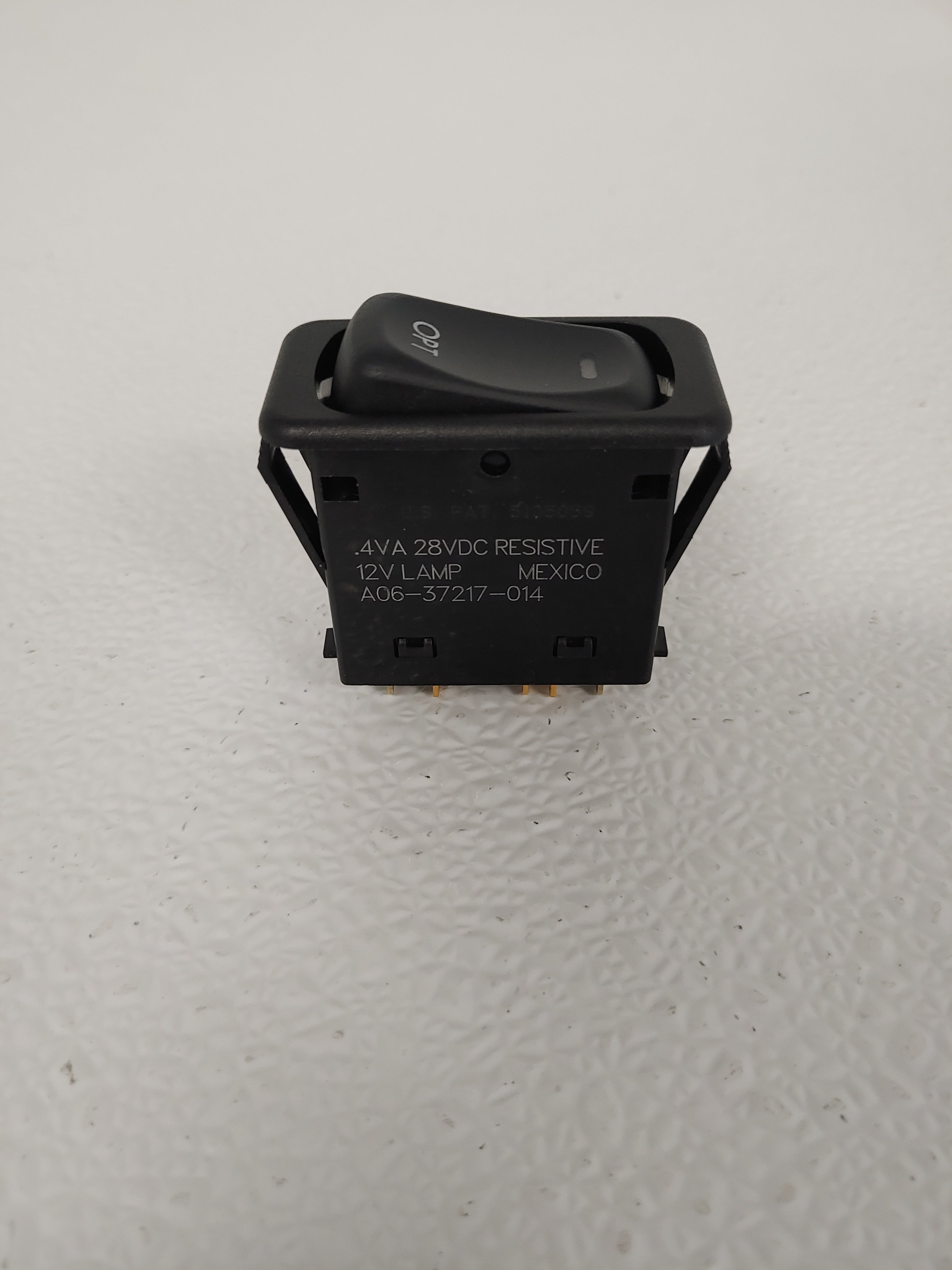 Freightliner Optional Rocker Switch - P/N: A06-37217-004 (6813481762902)