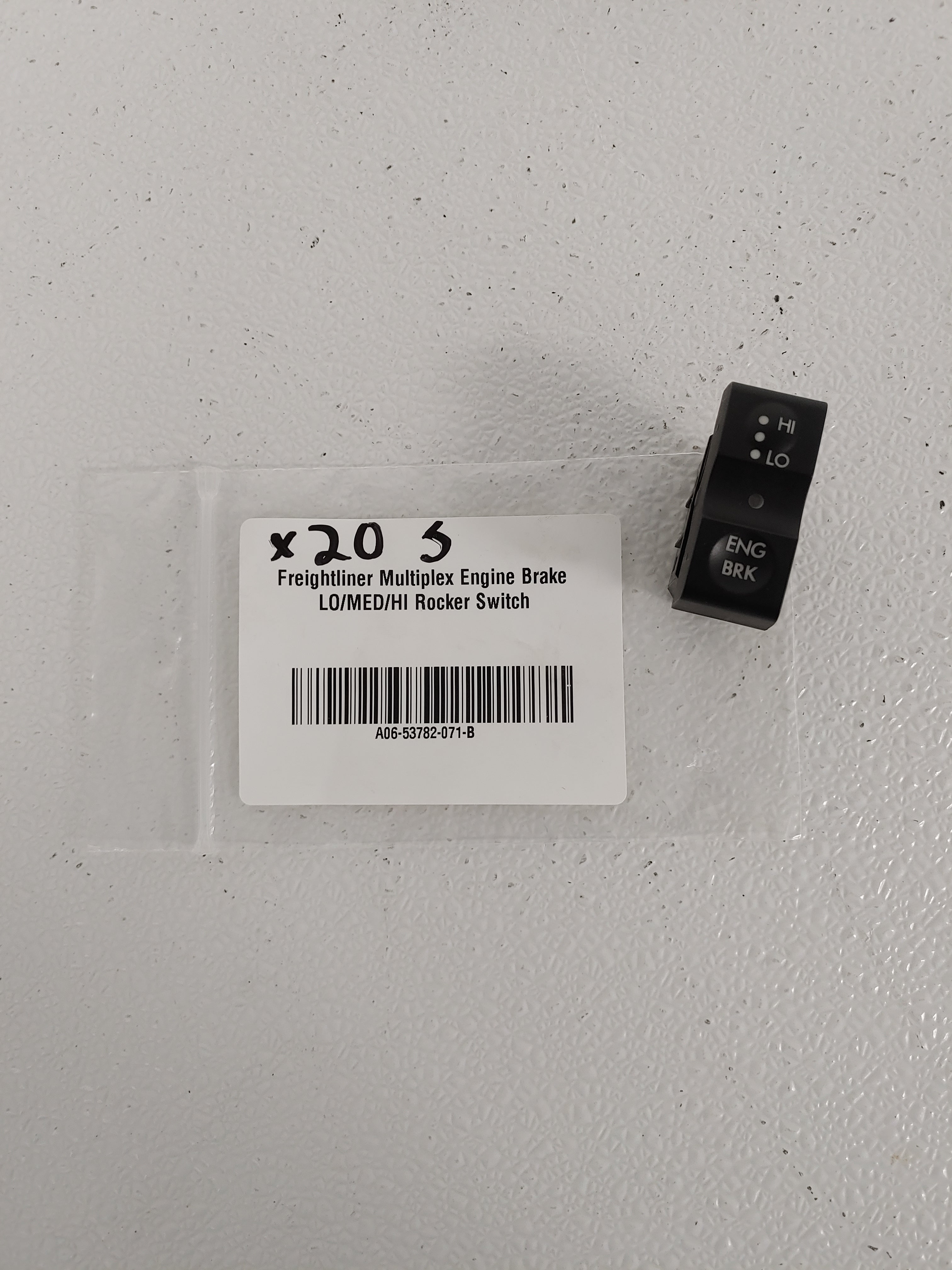 Freightliner Multiplex Engine Brake LO/MED/HI Rocker Switch - P/N: A06-53782-071 (6814109827158)