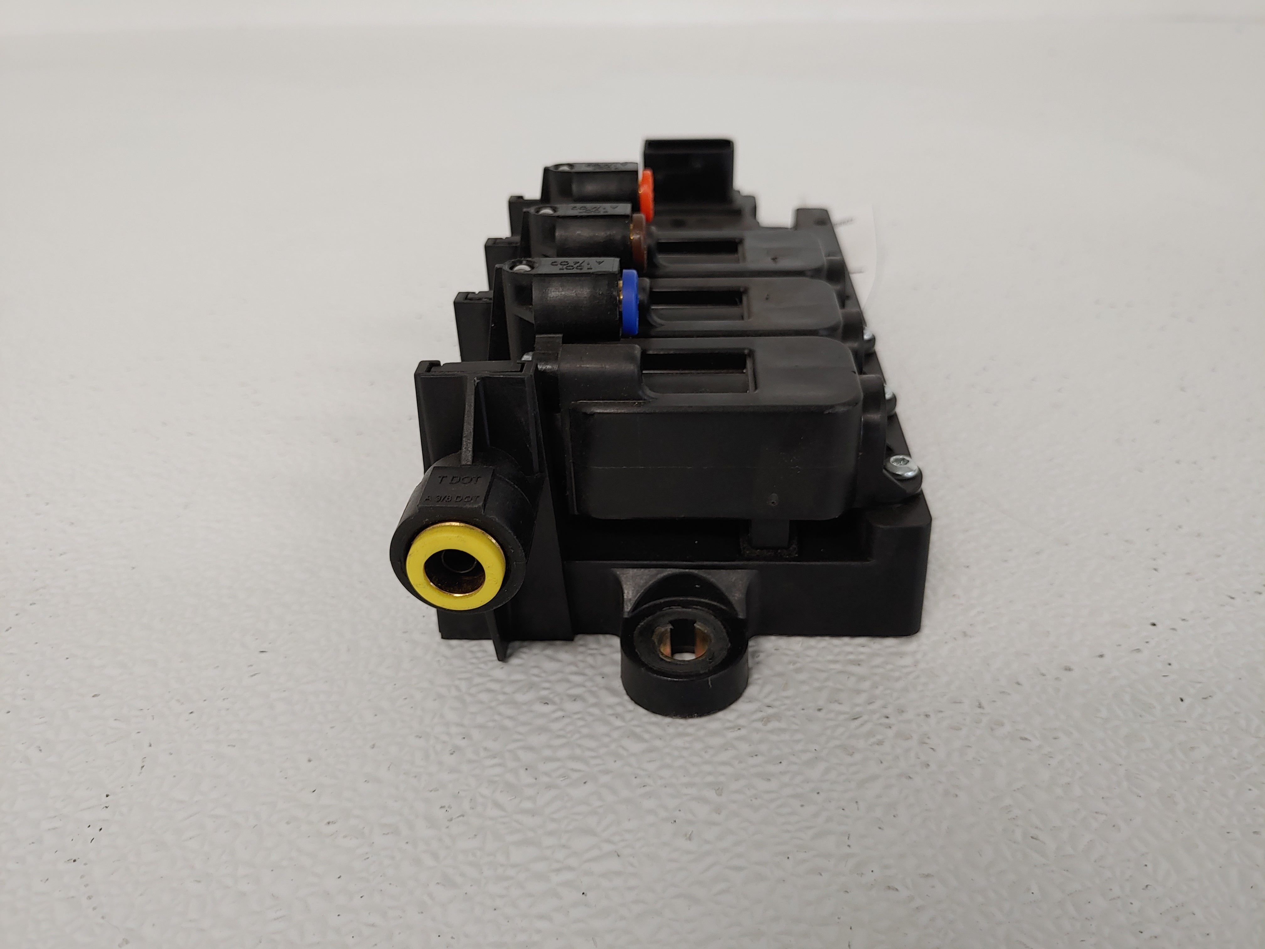 Freightliner ECP 4 Solenoids Bank - P/N: A12-32241-004 (6815679414358)