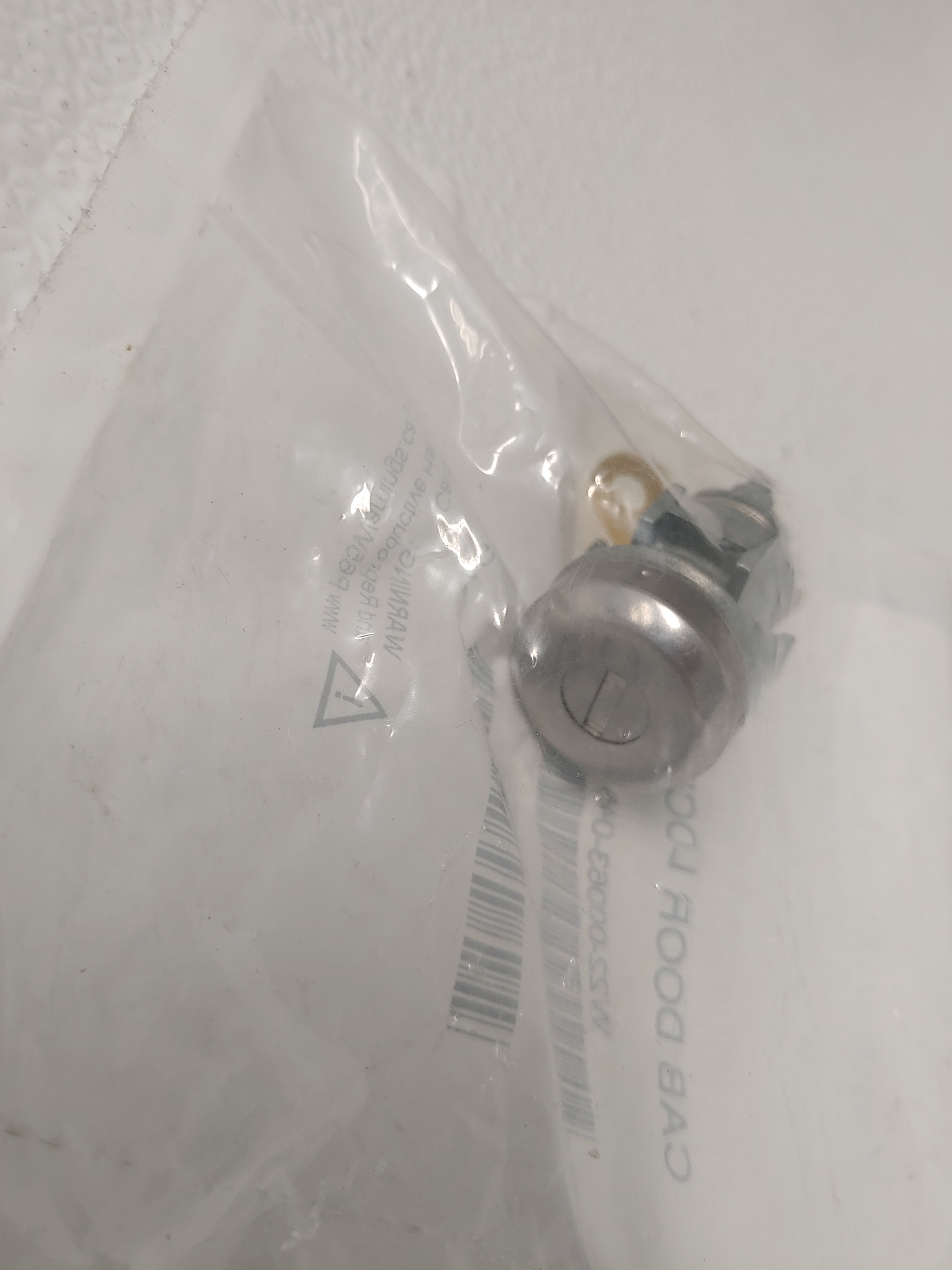 Freightliner 1001-1500 W4 Lockset w/ 2 Keys - P/N: W22-00063-045 (6822012878934)