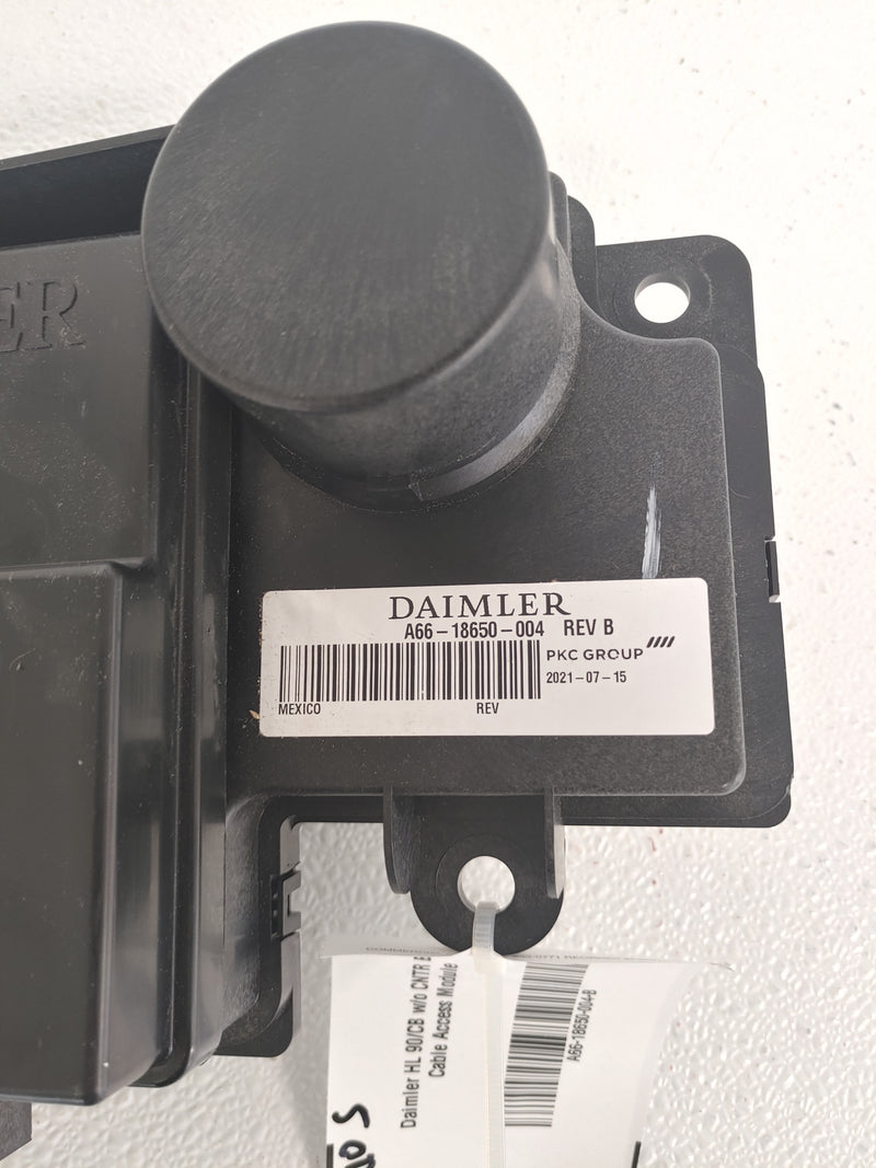 Daimler HL 90/CB w/o CNTR Battery Cable Access Module - P/N: A66-18650-004 (6822022152278)