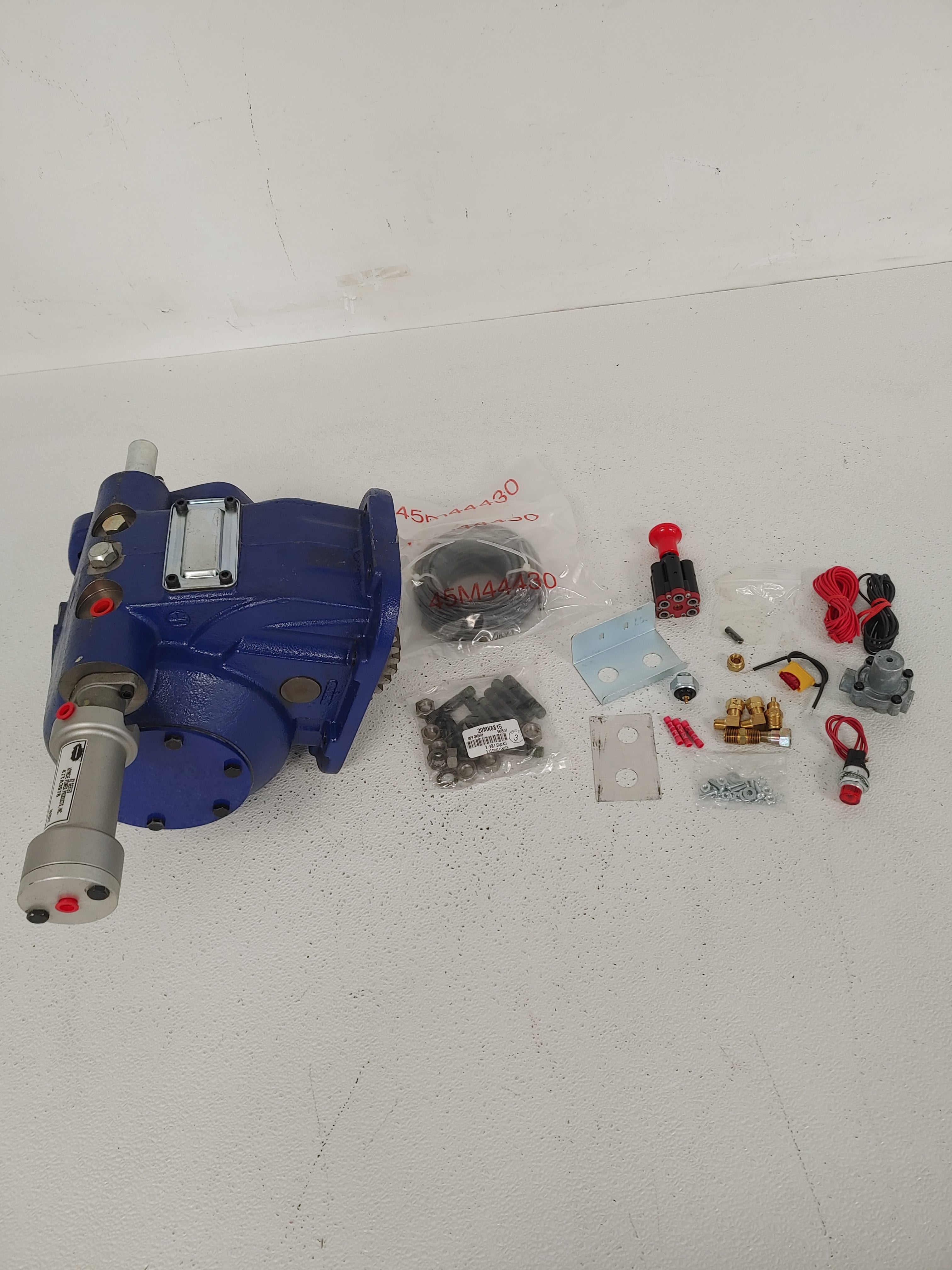 Muncie 82 Series Power Take-Off (PTO) Assembly - P/N 828S