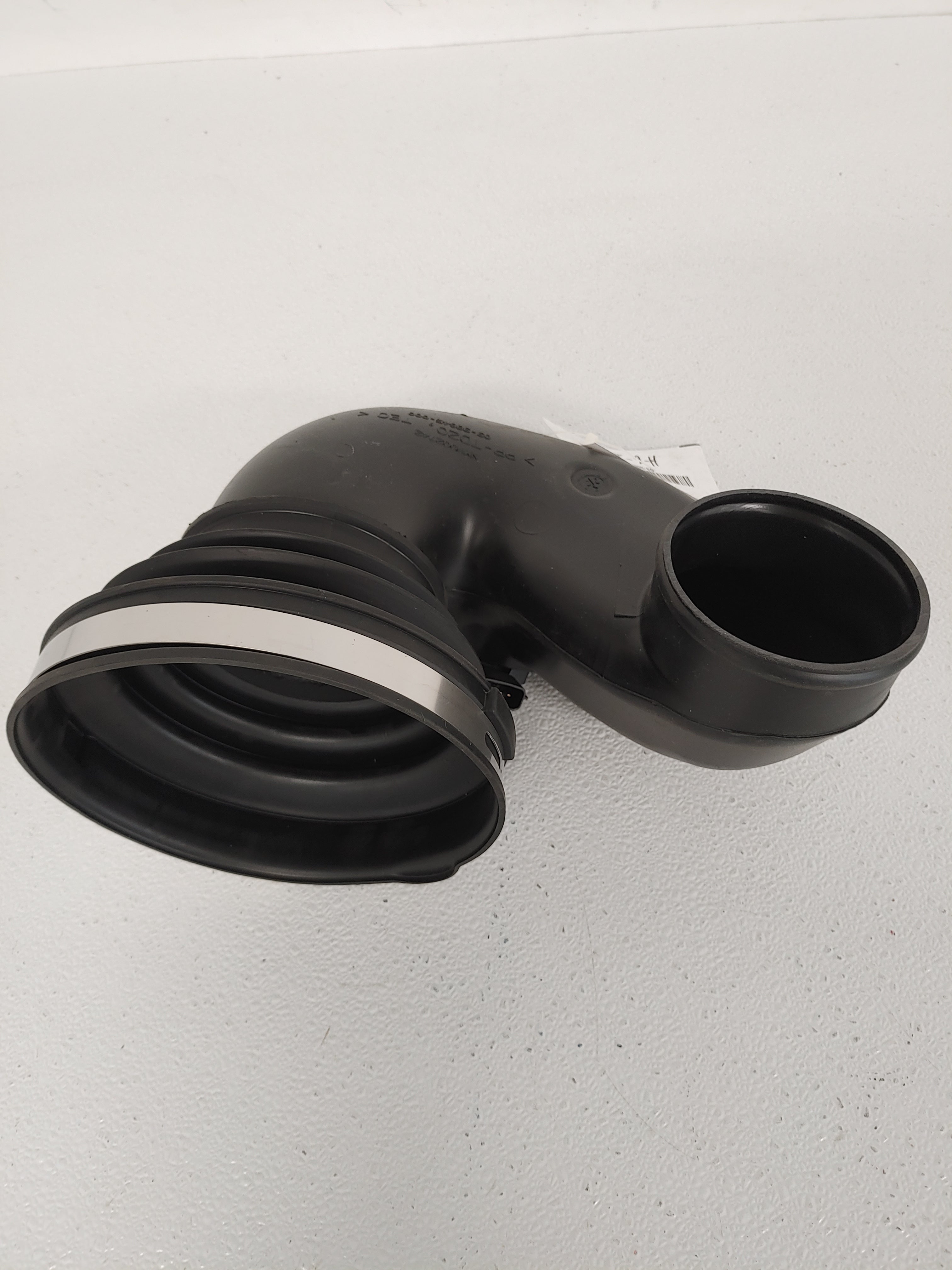 Freightliner 2010 ISB Air Intake Duct - P/N: 03-38645-000 (6826529849430)