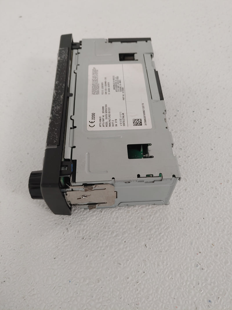 Damaged Freightliner DEA700 Radio - P/N  A22-78677-000 (8001470103868)