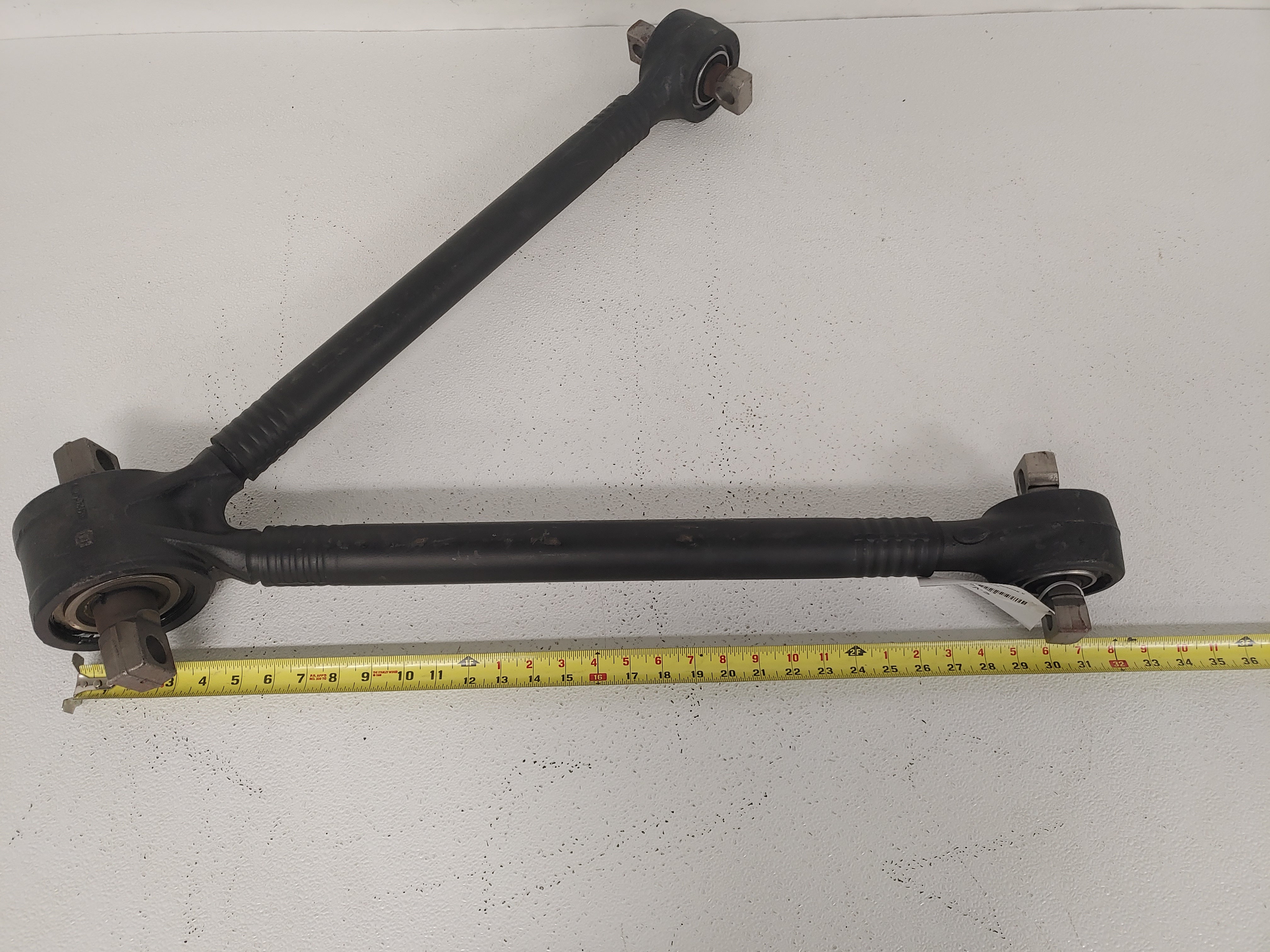 Freightliner 60" Axle Spacing V Torque Rod - P/N  16-15003-000 (8048187146556)