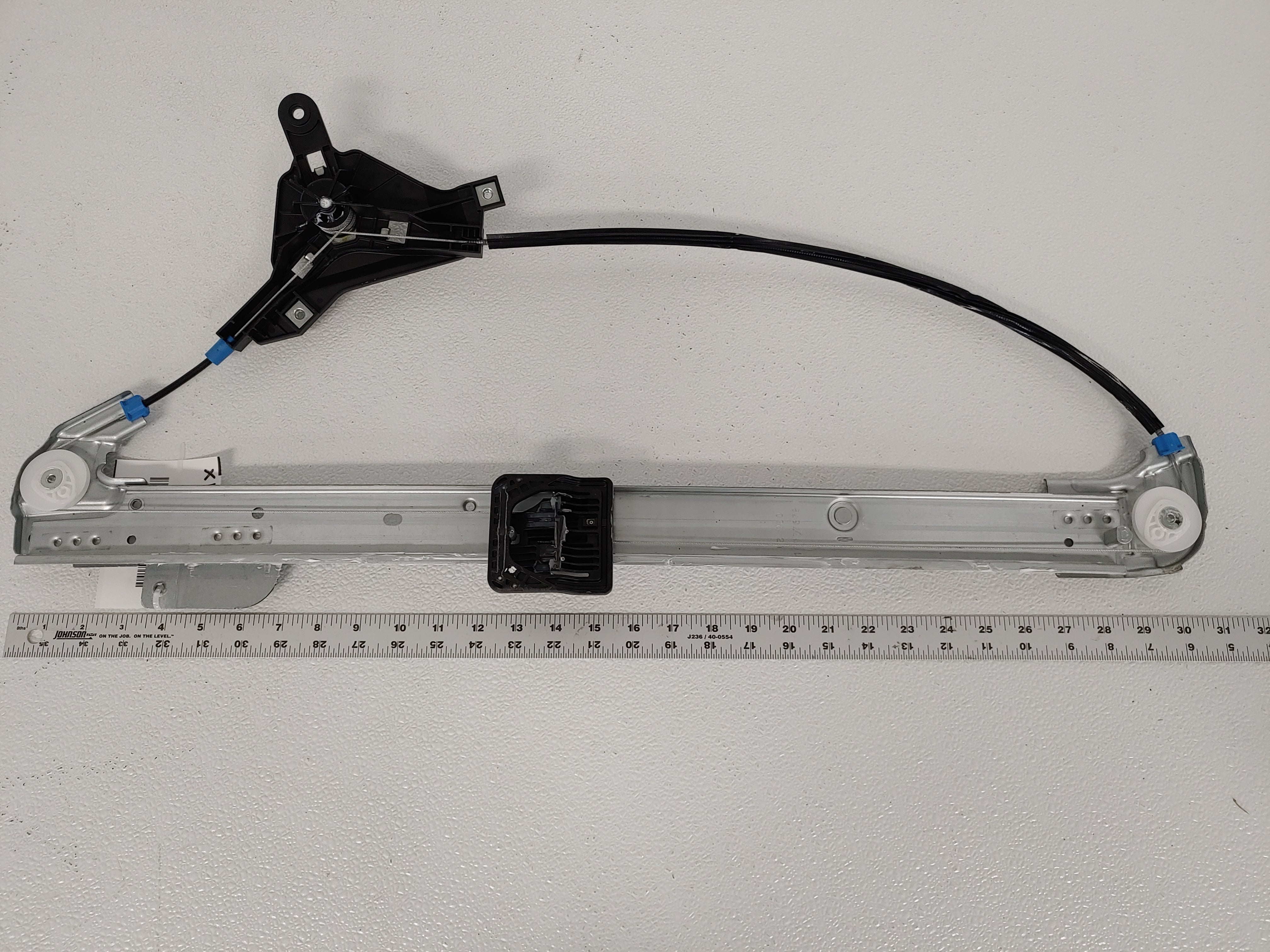 Freightliner M2 RH Manual Window Regulator Assy - P/N  A18-73883-001 (6831581888598)