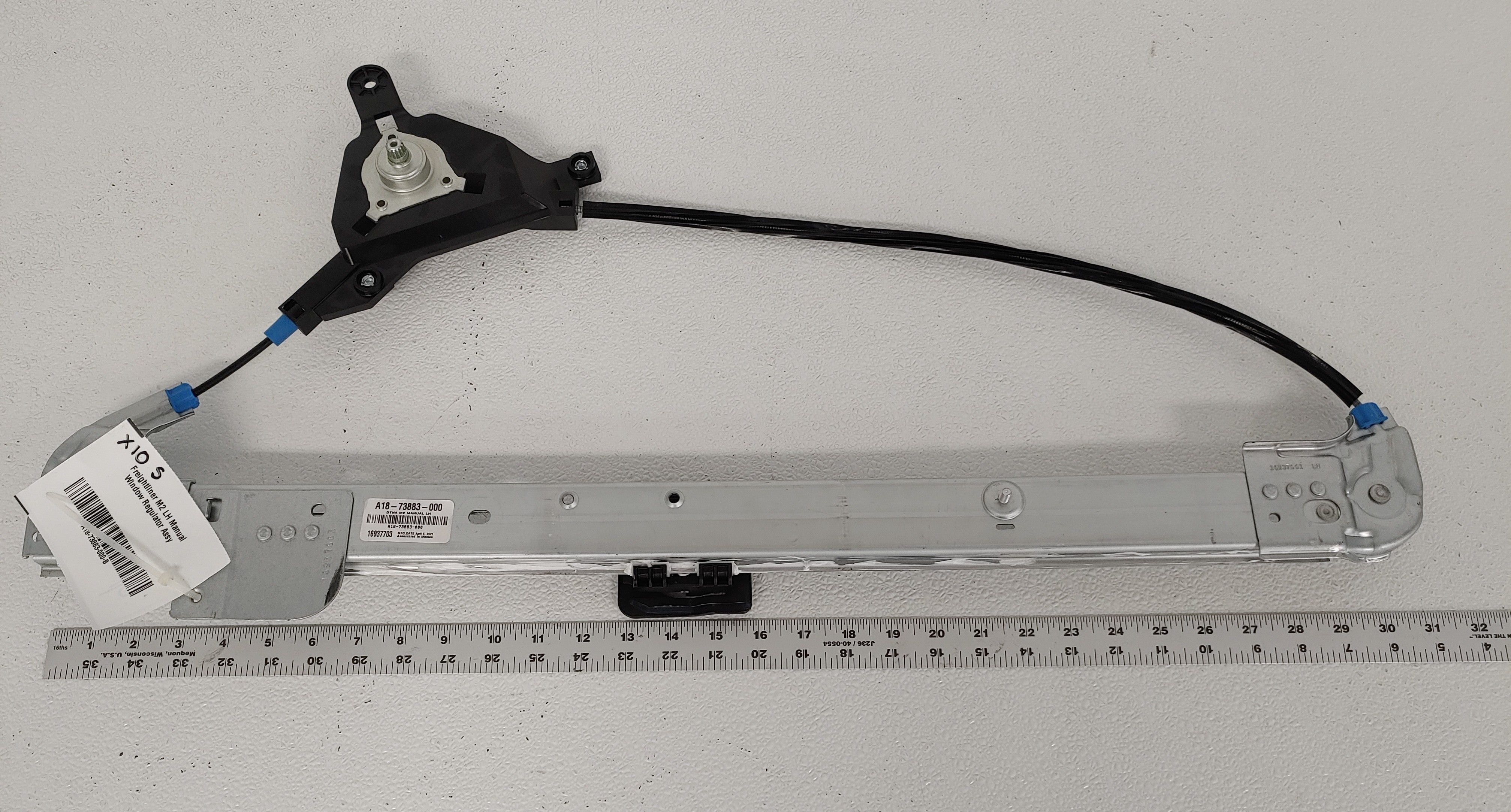 Freightliner M2 LH Manual Window Regulator Assy - P/N  A18-73883-000 (6830794375254)