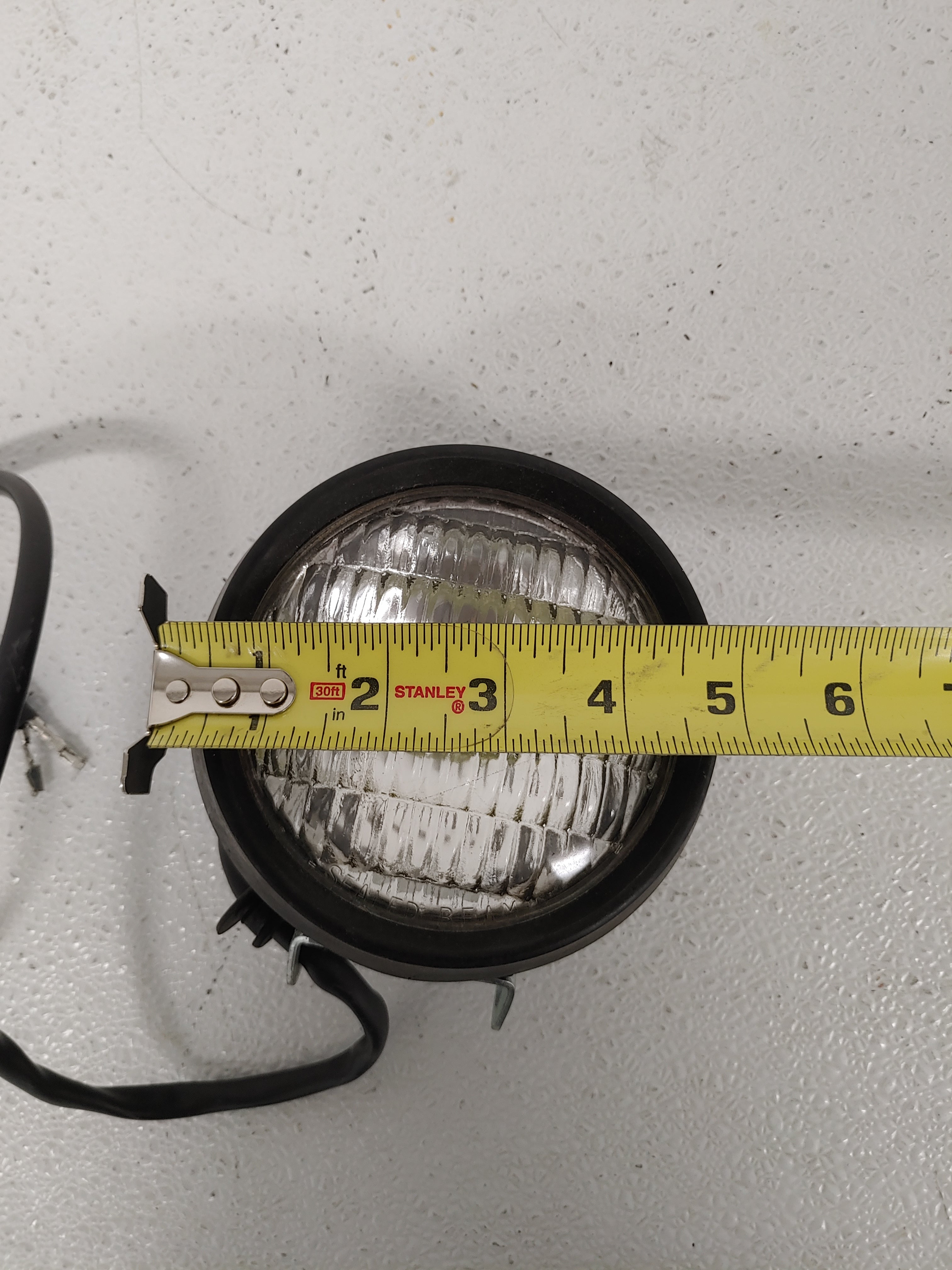 Used Grote Rubber Swivel Utility Lamp for Freightliner - P/N  A06-24775-008 (6830843723862)