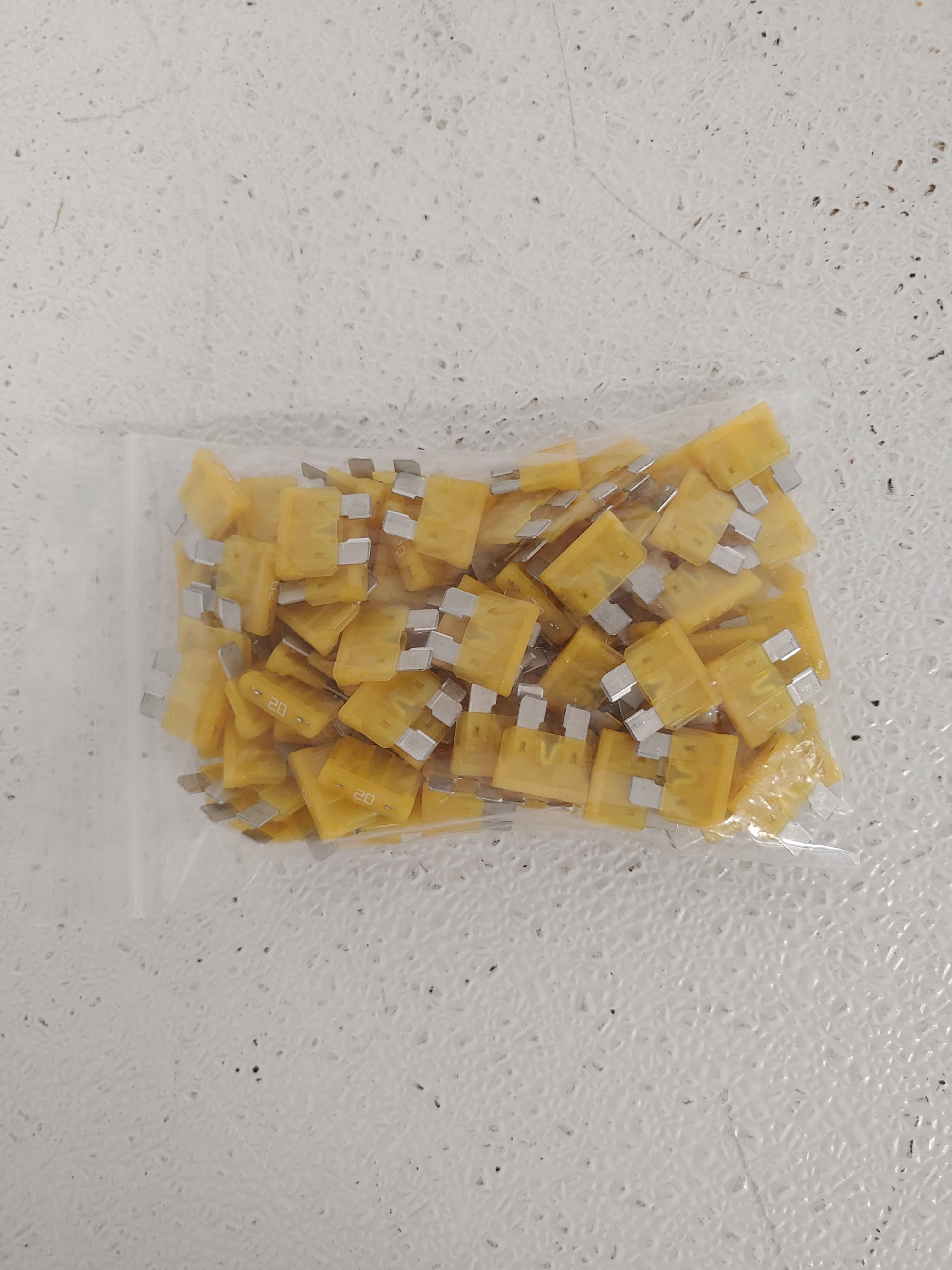 *Lot Of 101* Freightliner 20 A Yellow ATO Fuse - P/N  23-12538-020 (8001332740412)