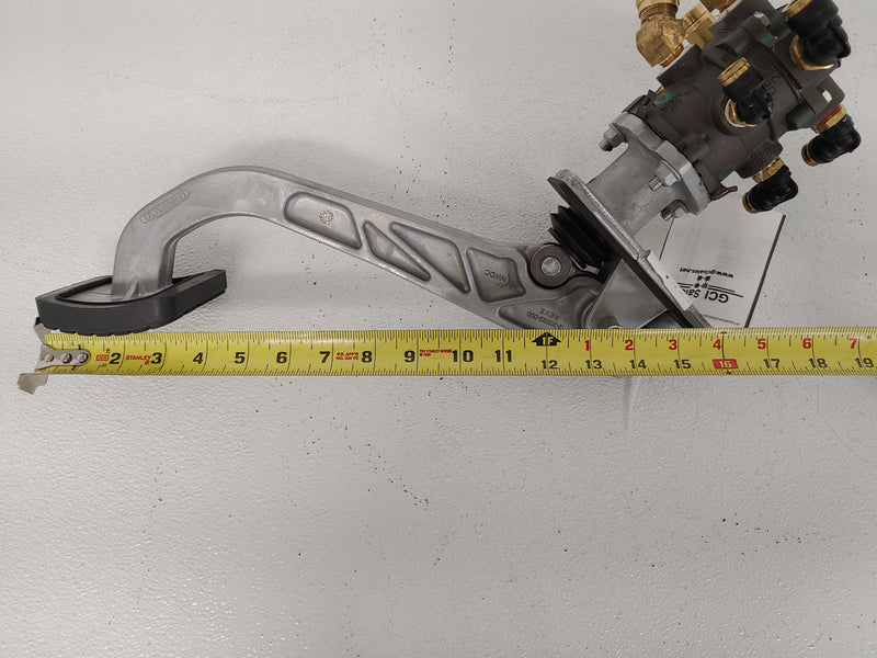 Freightliner M2 2V Trailer Hand Valve Brake Pedal Assy - P/N: A12-28408-001 (7999751815484)