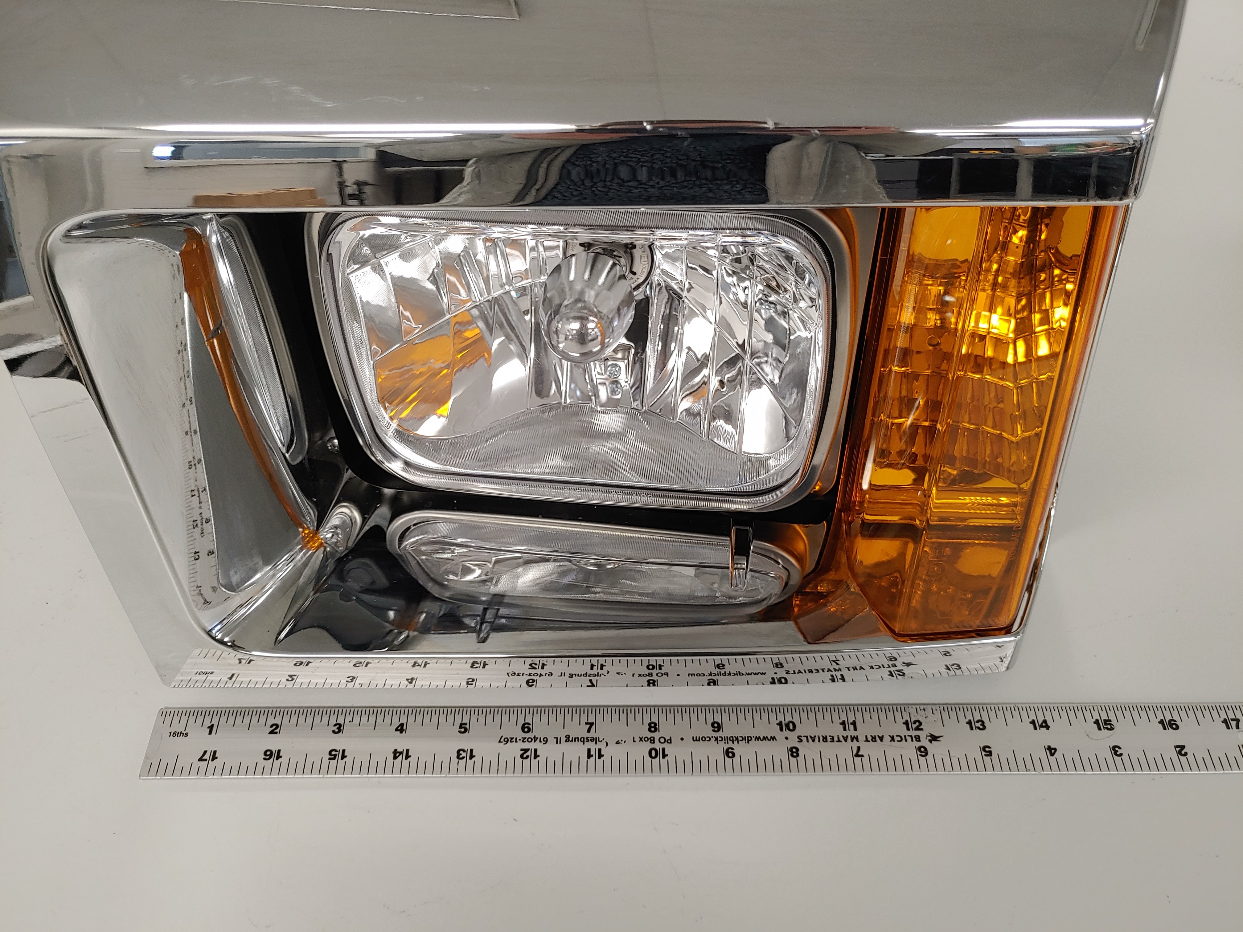 Western Star LH 4700 Headlamp - P/N: A06-82018-010 (8004734648636)