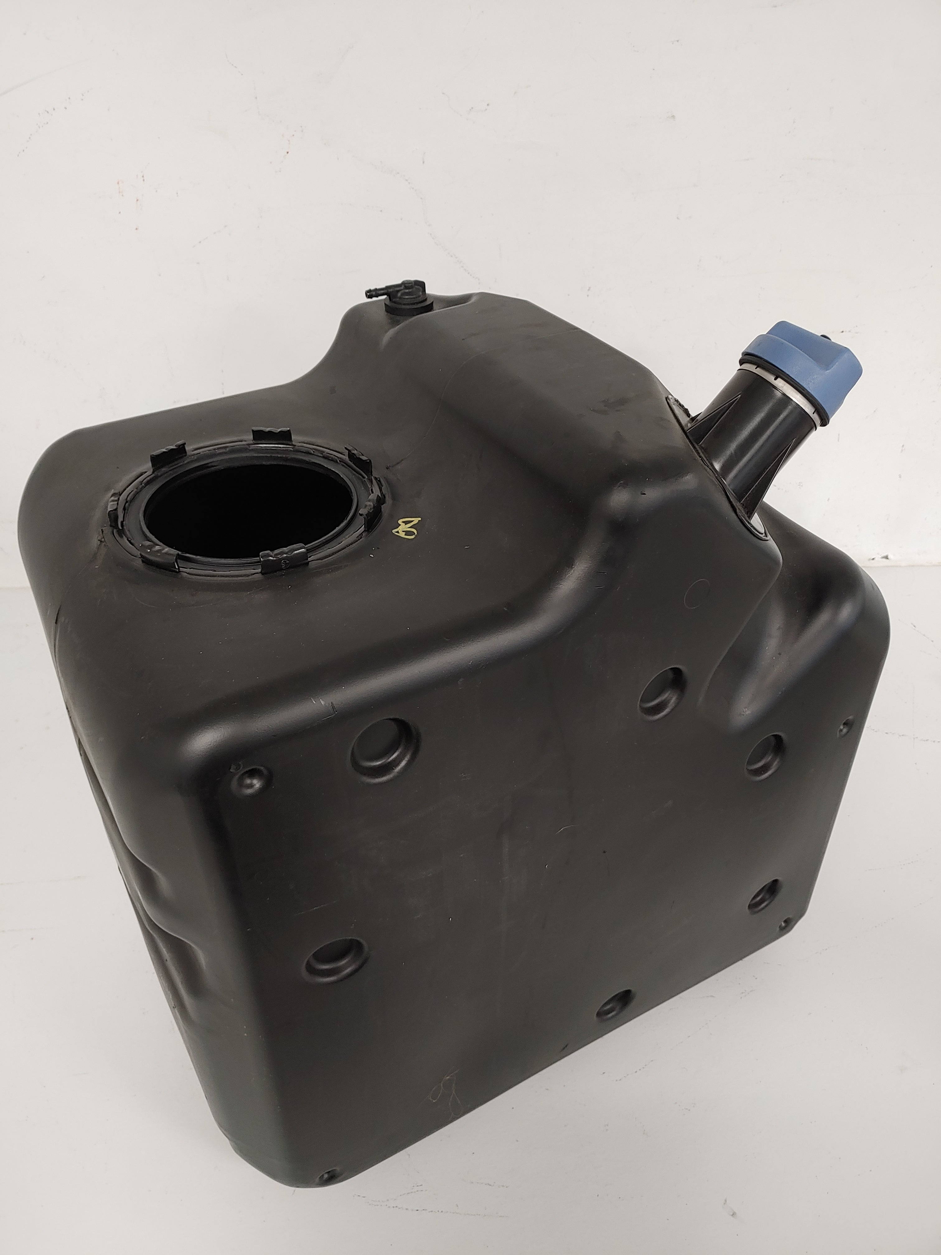 Cummins LH Standard 23 Gal DEF Tank - P/N  A04-35191-008 (8081646551356)